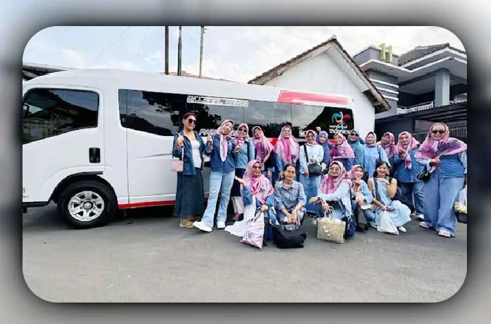 Bus Pariwisata Kapasitas Mini Menjadi Pilihan Terbaik