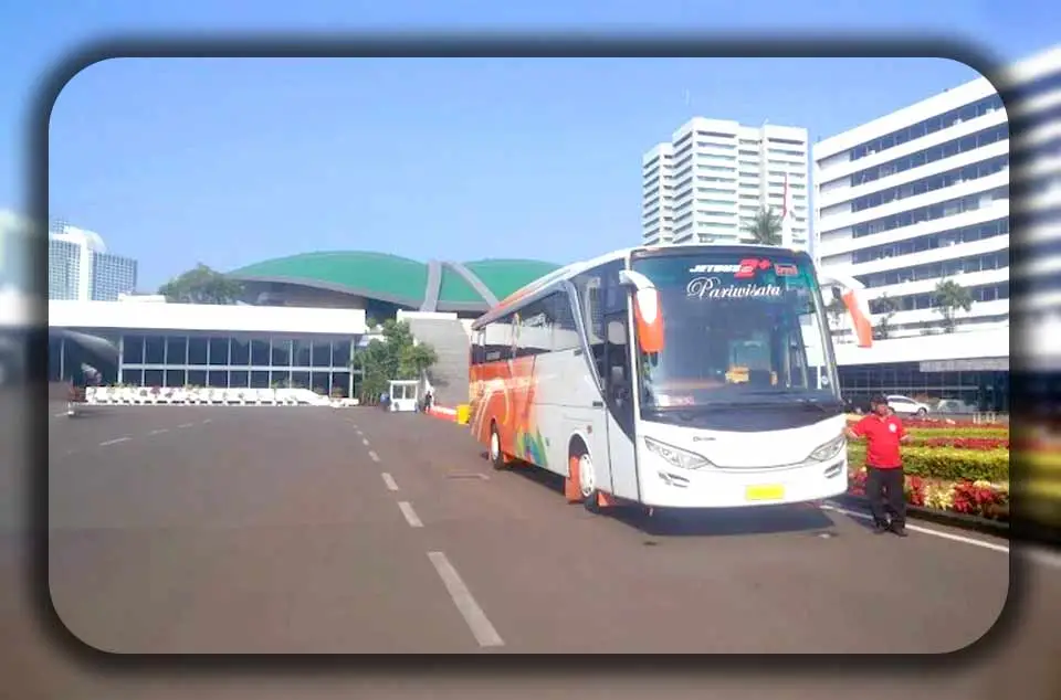 Batasan Umur Bus Pariwisata yang Boleh Beroperasi di Jakarta