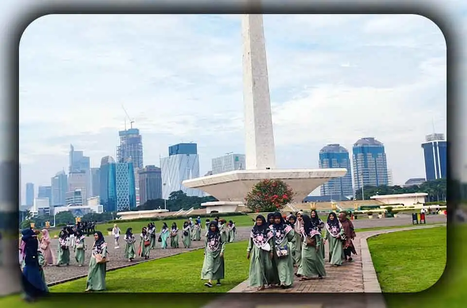 Pengalaman Liburan ke Monas Bersama Rombongan
