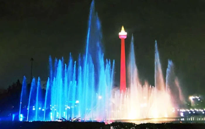 apakah Monas buka setiap hari atau ada hari libur