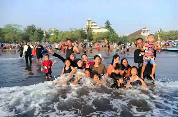 bagus mana Pantai Barat atau Pantai Timur Pangandaran