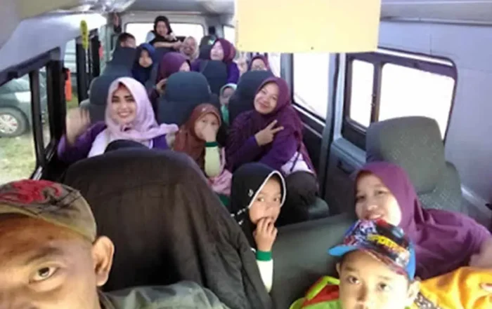 biaya sewa Elf pariwisata 19 seat di Bekasi