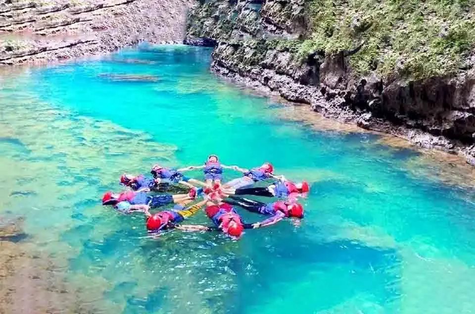body rafting Green Canyon untuk rombongan