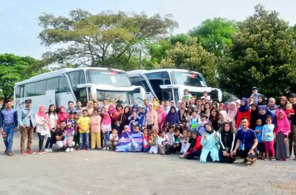 harga sewa bus pariwisata terdekat di Bogor