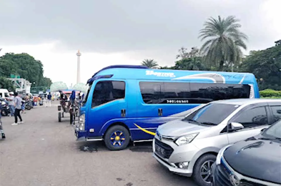 jam operasional Monas Jakarta