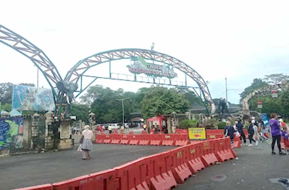 lokasi pintu masuk Ragunan yang strategis