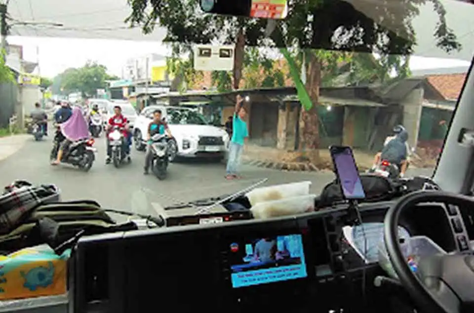 rental Elf pariwisata terdekat di Jakarta Pusat