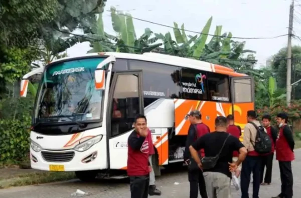 sewa medium bus Bogor murah