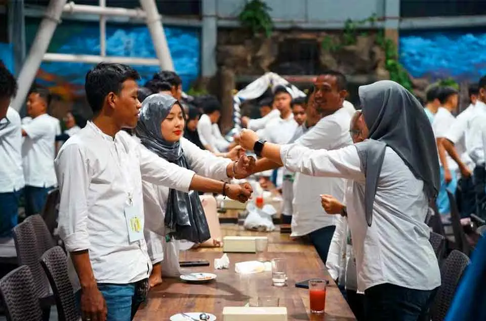 konsep gathering kantor unik dan seru