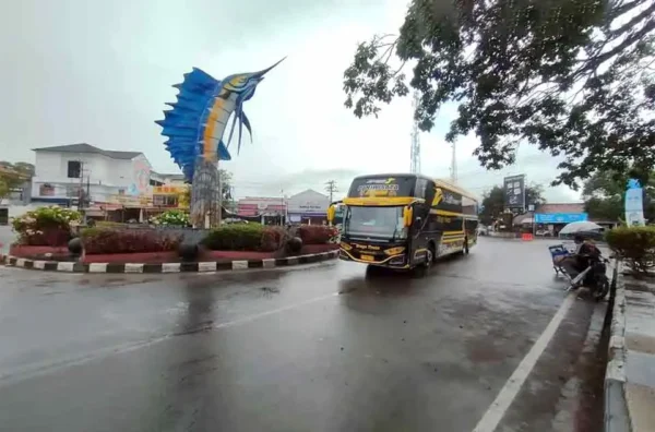 sewa bus pariwisata Pangandaran terbaru