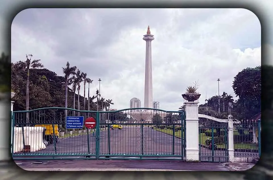 Apakah Bisa Naik ke Puncak Monas Setiap Hari