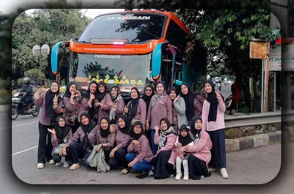 Pentingnya Fitur dan Desain Interior bagi Penyewa Bus di Depok