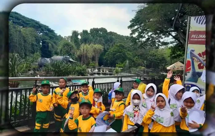 Studi Tur ke Ragunan vs TMII
