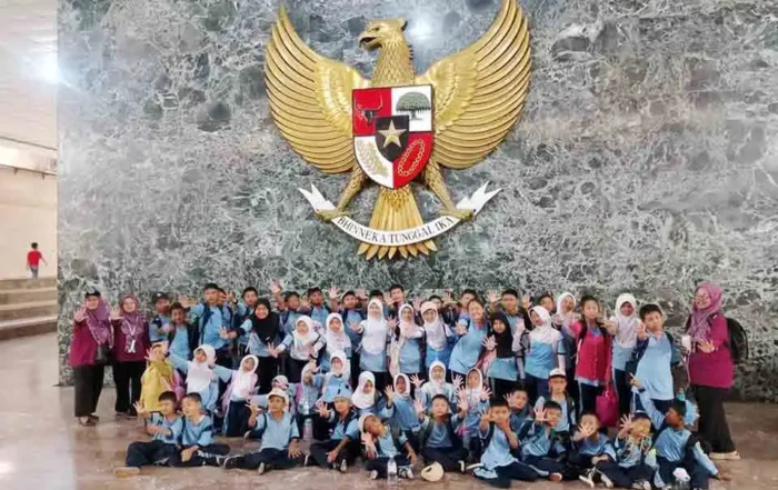 pengalaman berkesan study tour sekolah ke Monas
