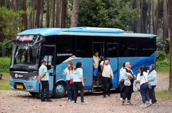 rekomendasi PO bus pariwisata Bekasi fasilitas lengkap