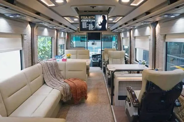 sewa bus pariwisata mewah Jakarta premium luxury