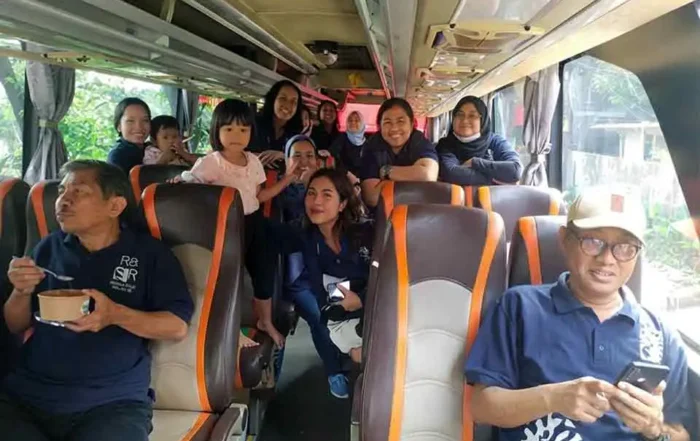 spesifikasi bus pariwisata untuk rute antar provinsi