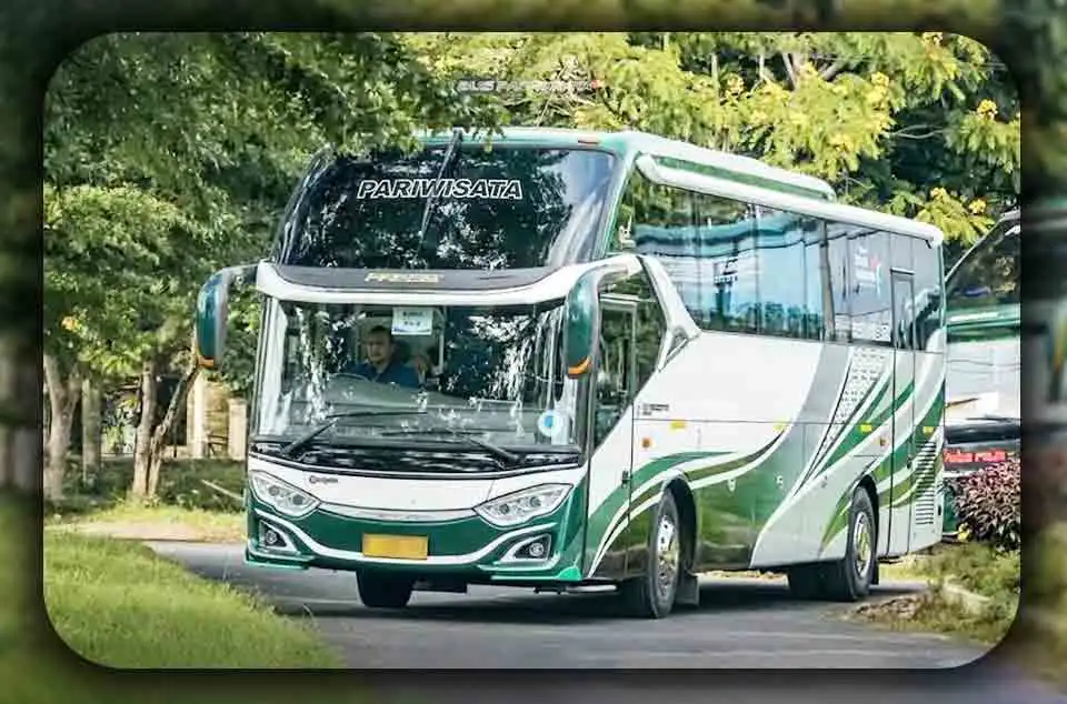 Mana yang Lebih Cocok Antara Bus Pariwisata Dengan Hiace