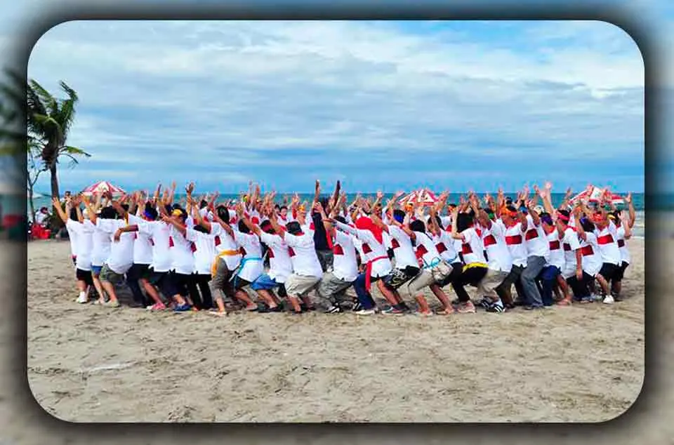 Pengalaman Menyewa Bus Pariwisata untuk Gathering Perusahaan