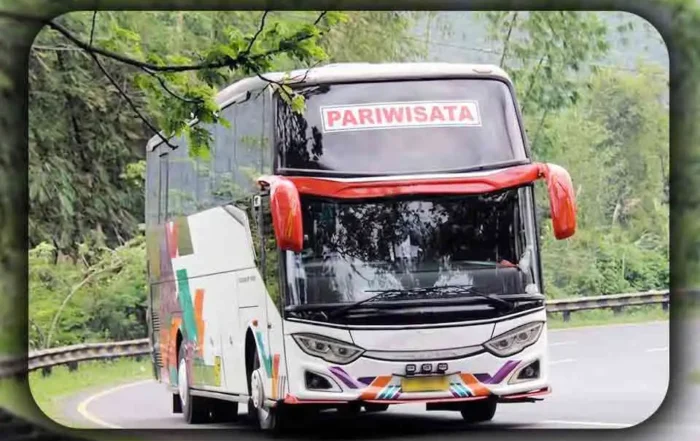 Peran Fasilitas Meja Lipat Wi-Fi Premium dan Power Outlet Pada Bus untuk di Rute Bogor