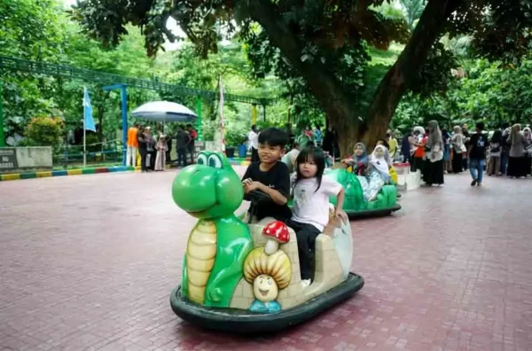 biaya sewa sepeda dan wahana murah di dalam Ragunan