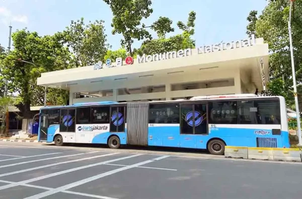 rute Transjakarta yang berhenti di halte Monas