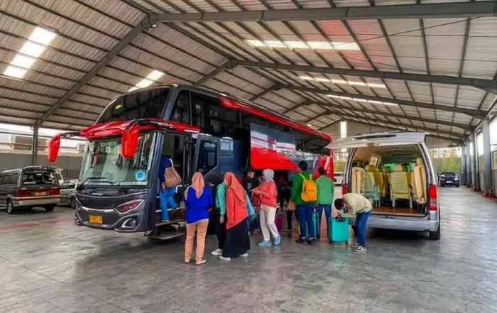 tips memilih armada bus pariwisata yang aman dan laik jalan