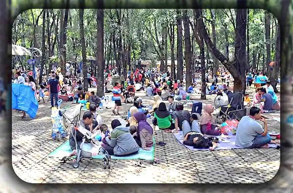 10 Alasan Ragunan Cocok untuk Liburan Keluarga