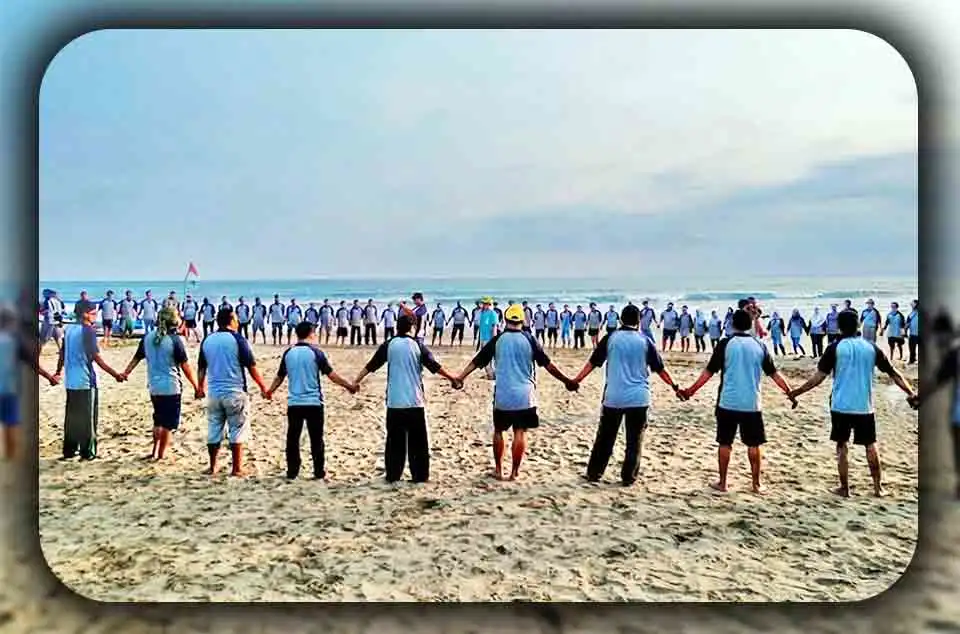 Pengalaman Gathering Perusahaan di Pantai Pangandaran