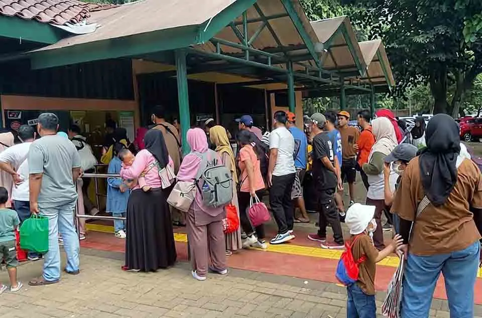jam buka dan waktu terbaik ke Ragunan musim liburan