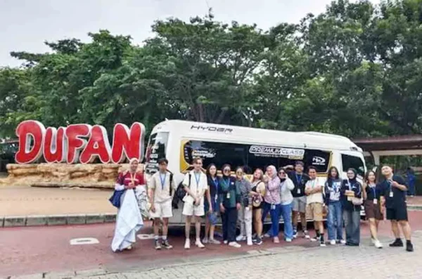 perbandingan akes kendaraan di Monas dan Ancol