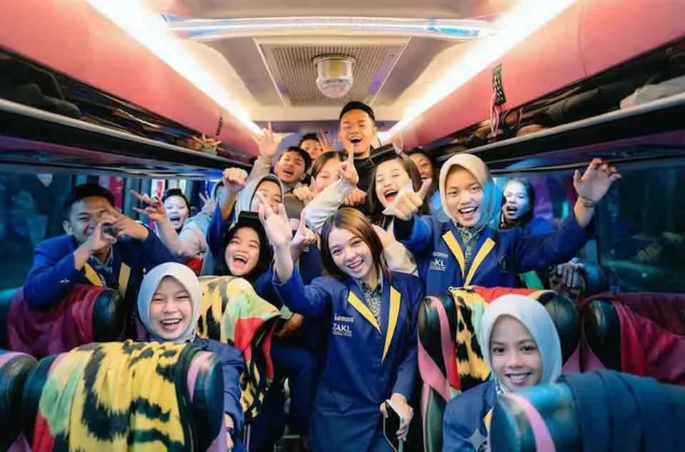 sewa bus dari Jabodetabek ke Pantai Pangandaran