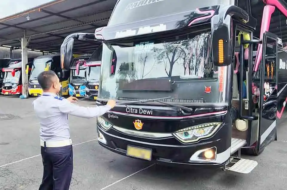 syarat legalitas dan kelayakan bus pariwisata sekolah