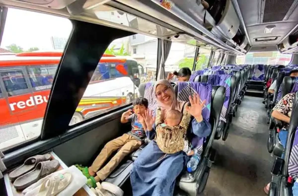 tips mencegah anak mabuk perjalanan di bus Bogor
