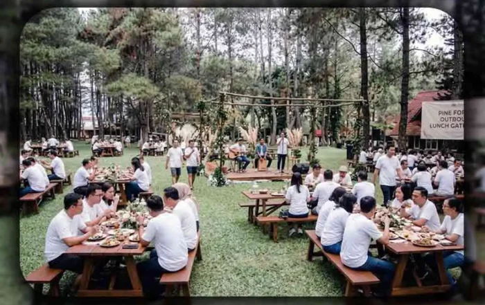 Gathering Outdoor atau Indoor