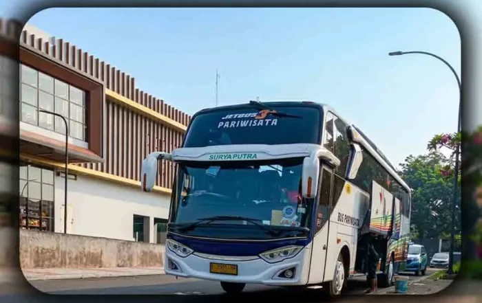 Membandingkan Antara Sewa Bus Harian atau Paket Wisata