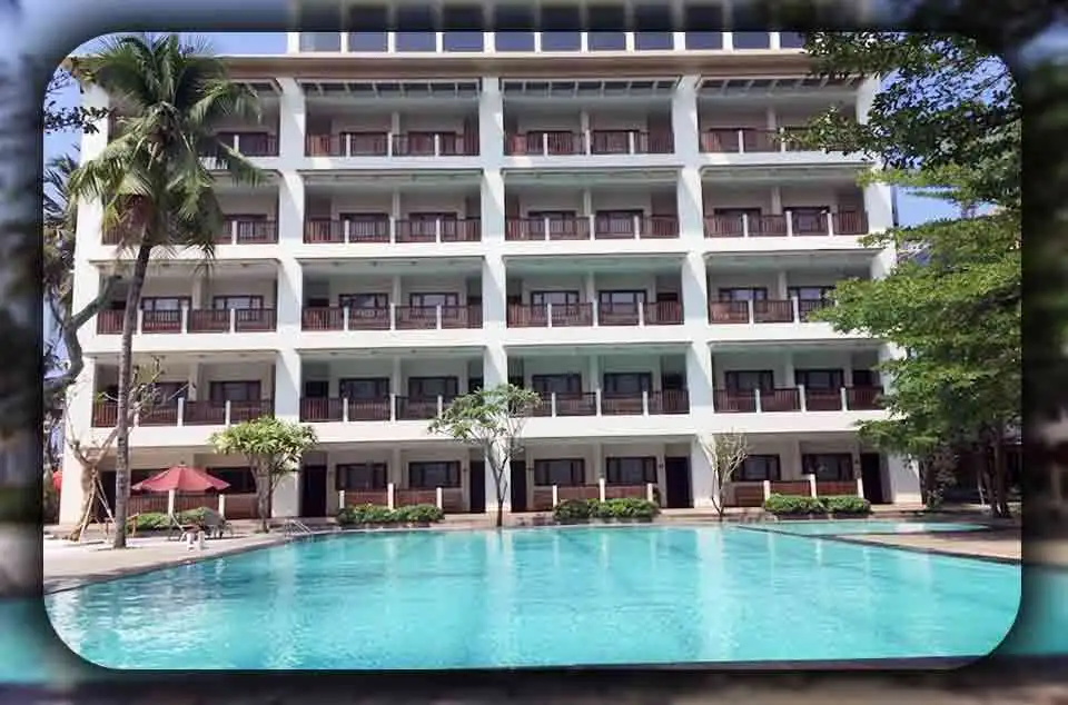 Perbandingan Hotel atau Villa untuk Gathering Perusahaan