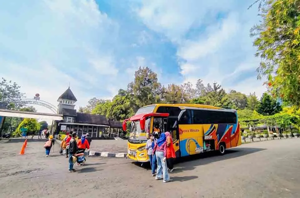 fleksibilitas rute bus pariwisata untuk gathering rombongan
