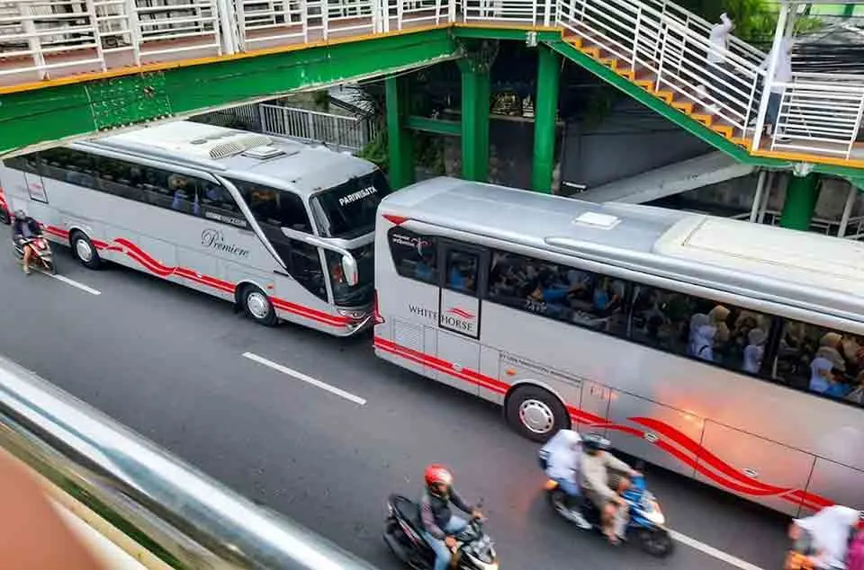 rincian biaya sewa bus pariwisata