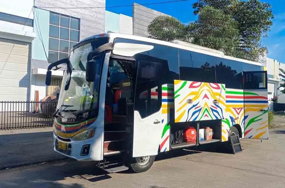 sewa bus pariwisata luar kota