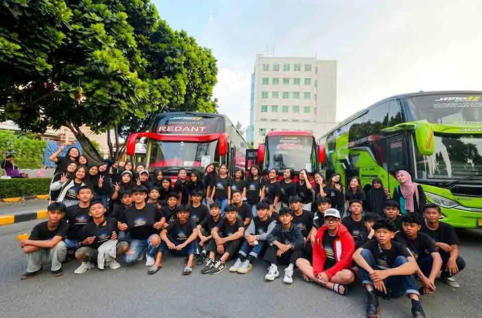 standar keamanan bus pariwisata