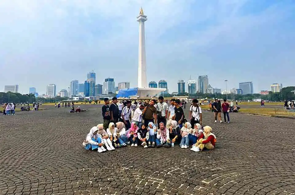 tips rekreasi keluarga murah di Monas